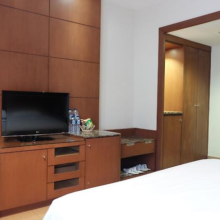 Grand Sakura Hotel Medan Buitenkant foto