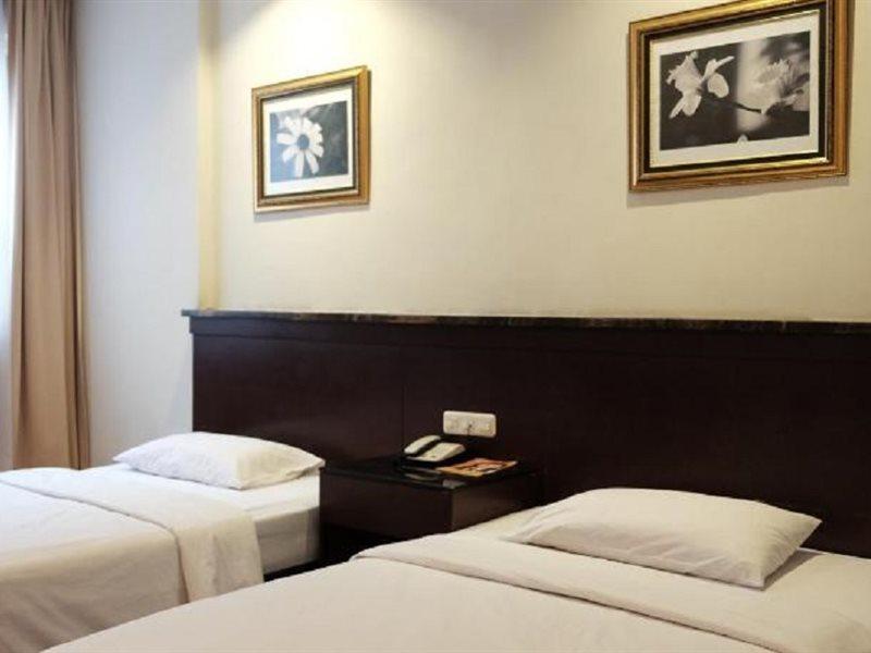 Grand Sakura Hotel Medan Buitenkant foto