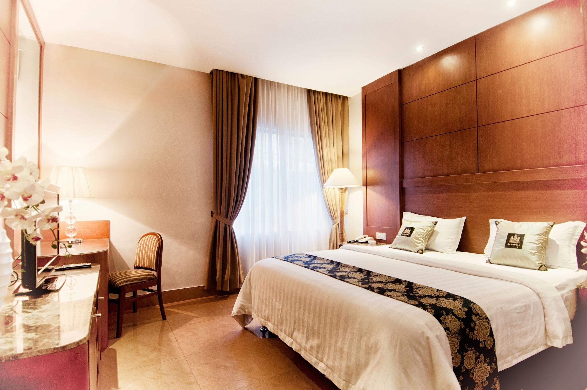Grand Sakura Hotel Medan Buitenkant foto