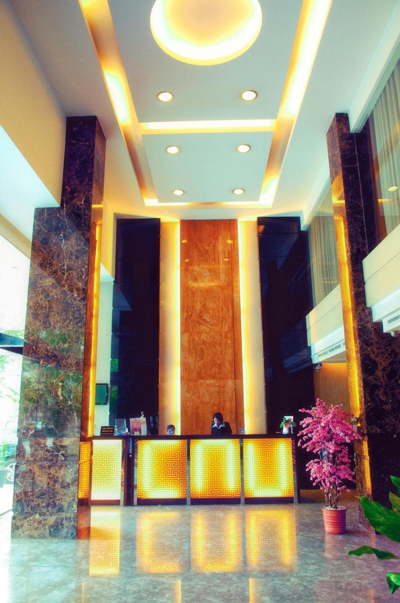Grand Sakura Hotel Medan Buitenkant foto
