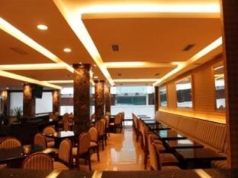 Grand Sakura Hotel Medan Buitenkant foto