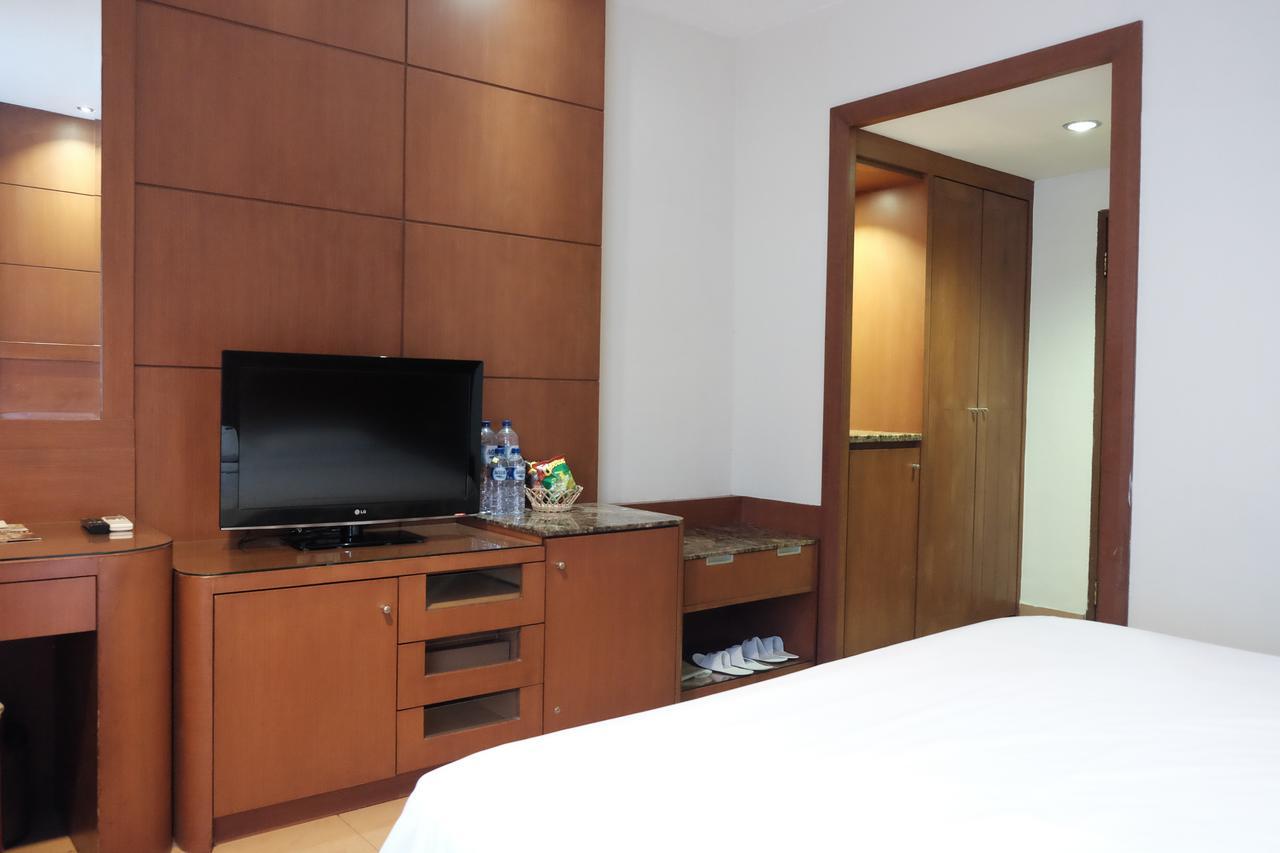 Grand Sakura Hotel Medan Buitenkant foto