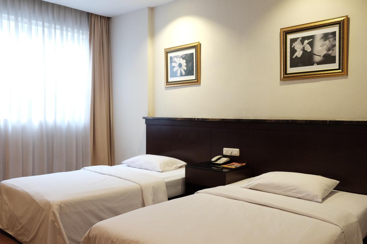 Grand Sakura Hotel Medan Buitenkant foto